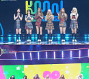 ‘2021 KMW’ 스테이씨, ‘꾹꾹이춤’→‘아띵춤’까지…글로벌 팬 중독시킨 ‘틴프레시’
