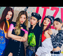 ITZY(있지), 日 베스트 앨범 'IT'z ITZY' 발매…현지 정식 데뷔