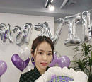 가수 홍자, 데뷔 10주년 기념 라이브 방송 성료…팬들과 끈끈한 소통