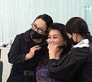 정샘물 매니저와 반반 나눠 메이크업 '환상의 호흡'
