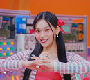 VIVIZ 엄지, 'Beam Of Prism' 콘셉트 비디오 공개…러블리 결정체