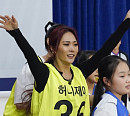 송은이ㆍ고수희ㆍ별ㆍ박선영ㆍ장도연ㆍ허니제이ㆍ옥자연ㆍ임수향, 평균 나이 9.9세 초등부와 대결(마녀체력 농구부)