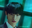 '소년비행' 윤찬영, 어두운 배경 속 굳은 얼굴