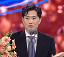 [종합] 류승완 감독ㆍ'오징어게임', '2022 백상예술대상' 대상 포함 3관왕