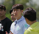김은중 감독, '뭉쳐야 찬다 시즌2' 전술 훈련 지도…'어쩌다벤져스' 동북중 축구부와 맞대결
