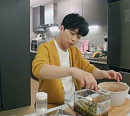 이찬원, 달걀부추짜박이ㆍ햄볶음장ㆍ깻잎치즈떡갈비 반찬 레시피 공개