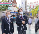 김태현 장인 장광과 교복 입고 롯데월드 방문…나이 때문에 입구 컷 '당혹'
