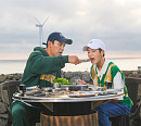‘동원아 여행 가자’ 제주도 수영장 호텔ㆍ흑돼지 맛집 먹방에 장민호&정동원 '힐링'