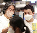 '당나귀귀' 정호영ㆍ김형석 셰프, 밀키트 완판 도전…'부적' 전현무 그림 등장