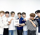 트렌드지, 실버 버튼 언박싱 공개 "프렌드지 덕분"
