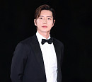 박해진 소속사 "마약 혐의 40대 남자 배우? 허위 사실 법적 대응" 공식입장 [전문]