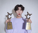 임영웅, 인스타그램에 시상식 트로피 4관왕 인증 "영웅시대 사랑합니다"