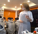 김희철, 'MLB 연봉 237억+연금 2.4억' 사장 김병현 잡는 햄버거 가게 알바 변신