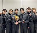 TNX, '지니뮤직어워드' 뉴 웨이브 아이콘 상 수상 "성장 지켜봐 달라"