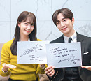 이준호-임윤아, 손글씨 새해 인사 "2023년 '킹더랜드'와 함께"