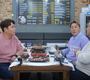 문세윤ㆍ강재준ㆍ최성민, 상암 닭볶음탕 맛집 방문…메뉴 4개 주문 '대식가 먹방'
