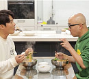 홍석천, 태국식 쌀국수 볶음면ㆍ해장라면 레시피 공개…'카페' 운영 조동혁 '감탄사 연발'