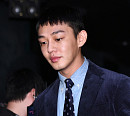 유아인, 경찰 출석…'마약류 투약 혐의' 피의자 신분