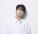 이찬원, 2023년 '더 트롯쇼' 명예의 전당 첫 번째 주인공…'풍등' 이어 '밥 한 번 먹자'도 인기