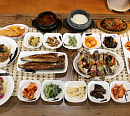 경기도 여주 쌀밥 정식ㆍ흥천남한강벚꽃길ㆍ오학동 증터도자마을 '동네한바퀴' 찾아간다