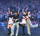 레드벨벳, 파리 콘서트 성료…현지 팬들과 환상적 호흡