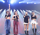 레드벨벳, 첫 유럽 투어 성료…英 가디언 "완벽 퍼포먼스에 매료"