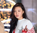 마마무 화사, 공연음란죄로 피고발…소속사 "경찰이 사건 검토 중"