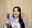 윤하, ‘2023 K 글로벌 하트 드림 어워즈’ K팝 리스너 초이스상 수상 "반짝이게 해준 팬들 감사"