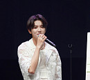 렌, 일본 팬콘 ‘Ren’dezvous’ 꽉 채운 자신감→9월 서울서 열기 잇는다