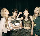 KISS OF LIFE(키스오브라이프), 프로야구 키움 경기 응원…시구ㆍ시타ㆍ애국가 제창→축하공연