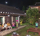 '귀염뽕짝 원정대' 예천 삼강마을 노래 잔치…도정서원 한옥 숙소 야외 취침 걸고 노래방 대결