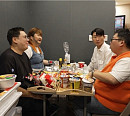 '전참시' 이국주, 달걀 후라이팬ㆍ포카리X비타500 디스펜서 '코빅' 국주매점 오픈…상암동 실내포차 우동ㆍ짜장ㆍ김밥 먹방