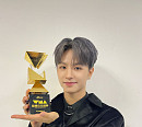 레비, 中 '웨이보 뮤직 어워드' 올해 신예가수상 수상