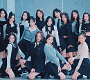 트리플에스, 16인조 '뉴 룩' 초대형 퍼포먼스 공개…'압도적 매력' 선사