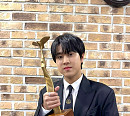 ‘KBS 연예대상’ 이무진, ‘고막 남친’ 축하 무대→베스트 아이콘상 수상