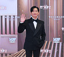 [종합] 남궁민, 2023 MBC 연기대상 대상 수상…'연인' 올해의 드라마상ㆍ안은진과 베스트 커플상 3관왕