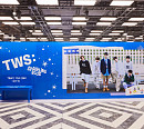 TWS(투어스), 더뮤지엄비지터와 협업…더현대 서울 팝업 스토어 오픈