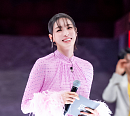 '빌드업' MC 이다희, 일당백 존재감…'몰입 100%' 출연자 무대에 깜짝 춤 실력 공개