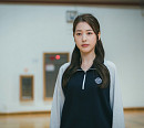 '피라미드 게임' 5화 공개일, 웹툰 원작 속 '과녁피구' 재현…성수지ㆍ백하린ㆍ임예림ㆍ명자은ㆍ김다연 엇갈린 눈빛