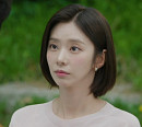 '눈물의 여왕' 이주빈, 현모양처 변신…기품 넘치는 아우라