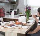 '나 혼자 산다' 박나래, 목포 집 엄마 밥상 대게ㆍ랍스터 찜ㆍ낙지 탕탕이ㆍ낙지 불고기ㆍ병어찜으로 몸보신