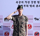 방탄소년단 진, 전역 후 아미와 첫 라이브…전역식 오열 이유→허그회 기획의도 전달