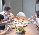 김구라, 재혼한 와이프 딸과 함께 사는 집 공개…입대 앞둔 그리ㆍ어머니와 인천 호텔 호캉스 나들이(아빠는꽃중년)