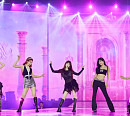 레드벨벳, 아시아 팬콘 투어 방콕서 스타트…풍성한 스테이지+다채로운 팬 이벤트
