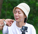 '정글밥' 유이 & 출연진 사로잡은 류수영의 바누아투 메가포드 알요리ㆍ애벌레 요리…OTT 재방송 웨이브