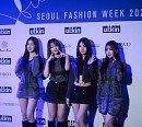 WOOAH(우아), '서울패션위크' 빛낸 시크한 매력