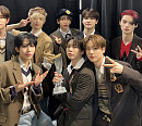 에잇턴, '한터뮤직어워즈' 한터 초이스 K-POP 메일 아티스트 상 수상 "팬분들께 감사"
