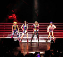 2NE1, 4월 서울 앙코르 공연 개최…아시아 투어의 화려한 피날레