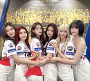 스테이씨, ‘2025 KBO 리그’ 개막전 축하 무대…청량 에너지 폭발