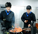 ‘편스토랑’ 김재중X나폴리 맛피아, 불맛 가득 덮밥 완성